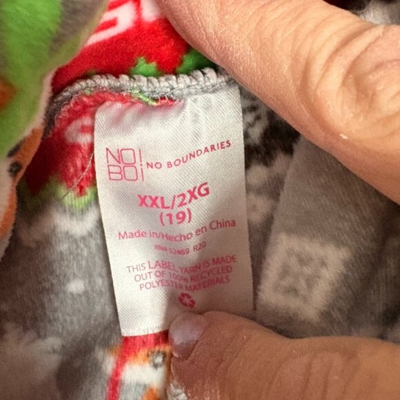 No Boundaries Juniors' Let It Snow Velour Leggings - Picture 3 of 3